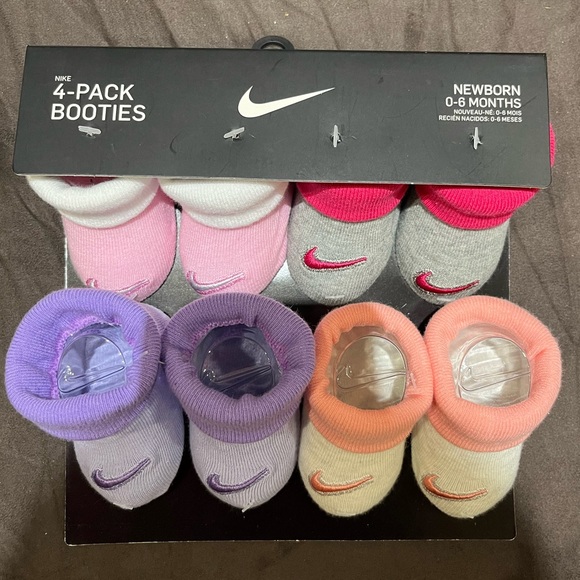 NWT Nike Baby Girl or Boy  Booties Gift Set 4-Pairs, 0-6 Months - Picture 2 of 2